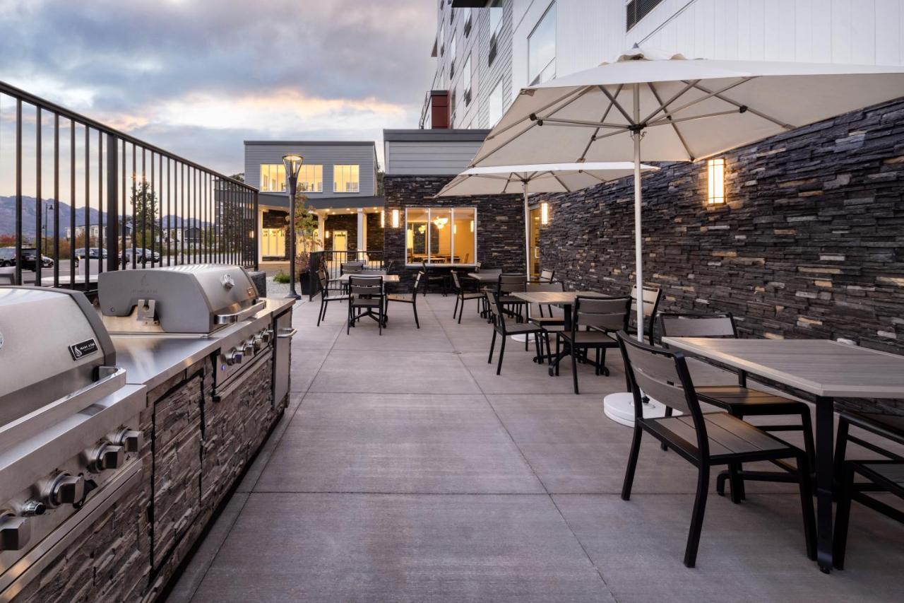 Towneplace Suites By Marriott West Kelowna Exterior foto