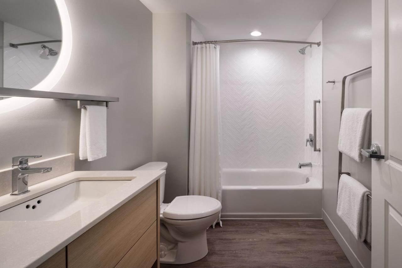 Towneplace Suites By Marriott West Kelowna Exterior foto